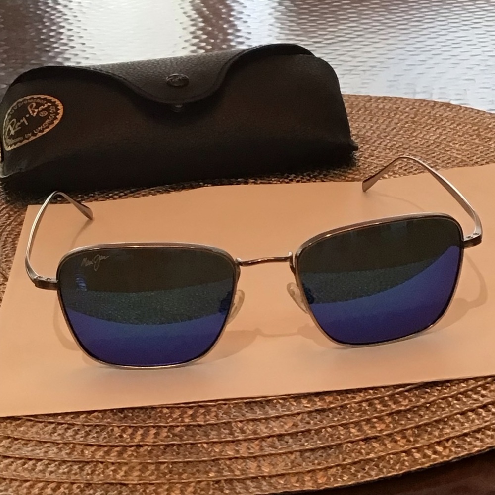 Maui Jim Spinnaker, Blue Hawaii lenses, EUC, no scratches!